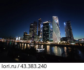 Москва . Москва-Сити в ночное время . Редакционное фото, фотограф Сергеев Валерий / Фотобанк Лори
