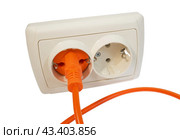 Электрическая розетка и электрическая вилка на белом фоне. Electrical plug and electric socket on white background. Стоковое фото, фотограф Татьяна Д / Фотобанк Лори