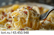 Close Up of Creamy Carbonara Pasta With Bacon and Parmesan. Стоковое AI-изображение, AI-художник Сергей Толмачёв / Фотобанк Лори