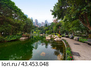 People in Hong Kong park (2017 год). Редакционное фото, фотограф Александр Подшивалов / Фотобанк Лори