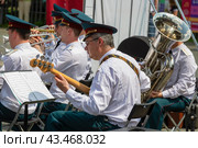Выступление Оркестра Центральной войсковой комендатуры Росгвардии в парке Лианозовский в программе Военные оркестры в парках (2024 год). Редакционное фото, фотограф Pukhov K / Фотобанк Лори