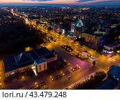 Перекресток Республики - Мельникайте в ночное время. Тюмень (2021 год). Стоковое фото, фотограф Сергей Буторин / Фотобанк Лори
