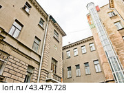 Дом Пеля (Гукасовой) («Пале-Рояль», «Сен-Жермен», «Бельведер»). Вид со стороны внутреннего двора. Литейный проспект, 46. Санкт-Петербург. Россия (2024 год). Редакционное фото, фотограф E. O. / Фотобанк Лори