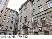 Дом Пеля (Гукасовой) («Пале-Рояль», «Сен-Жермен», «Бельведер»). Вид со стороны двора. Литейный проспект, д. 46. Санкт-Петербург. Россия (2024 год). Редакционное фото, фотограф E. O. / Фотобанк Лори