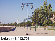 Крым, Евпатория, курорт, набережная, променад, фонари (2024 год). Стоковое фото, фотограф Андрей Макаренко / Фотобанк Лори