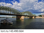Cologne / Germany - 10 Sep 2015: The view on Rhine river, Cologne, Germany. Редакционное фото, фотограф Сергей Стрелков / Фотобанк Лори
