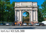 Orlov Gate in Tsarskoye Selo (2024 год). Редакционное фото, фотограф Михаил Аккуратoв / Фотобанк Лори