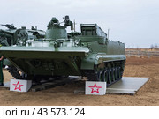 Бронированная ремонтная эвакуационная машина БРЭМ-Л Беглянка на шасси БМП-3, военная инженерная техника, Средняя Ахтуба, Волгоградская область, Россия (2020 год). Редакционное фото, фотограф Андрей Цыганков / Фотобанк Лори