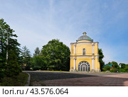Санкт-Петербург, Троице-Сергиева Приморская пустынь. Угловая башня-библиотека, архитектор Пьетро-Антонио Трезини, 18 век. Стоковое фото, фотограф Елена  Попкова / Фотобанк Лори