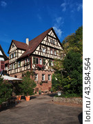 Half-timbered ( Fachwerk ) house in Maulbronn, Germany (2015 год). Стоковое фото, фотограф Сергей Стрелков / Фотобанк Лори