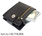 Раскрытый кошелек с американскими долларами на белом фоне. Wallet with dollars isolated on white background. Стоковое фото, фотограф Татьяна Д / Фотобанк Лори