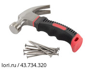 Молоток и гвозди на белом фоне. Hammer and nails on a white background. Стоковое фото, фотограф Татьяна Д / Фотобанк Лори