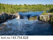 Водопад Воицкий падун солнечным июльским днем. Карелия (2024 год). Стоковое фото, фотограф Виктор Карасев / Фотобанк Лори