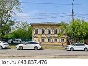 Город Иркутск. Гостиница "Бабр".  Улица Тимирязева, дом 61 (2024 год). Стоковое фото, фотограф Александр Тараканов / Фотобанк Лори