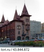 Город Саратов. Саратовская государственная консерватория им. Л. В. Собинова. Россия. Июль 2024. Редакционное фото, фотограф Владимир Макеев / Фотобанк Лори
