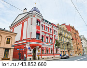 Особняк А. В. Целибеевой. "Особняк-Небылица" сказочный музей. Улица Некрасова, дом 14 Б. Санкт-Петербург (2024 год). Редакционное фото, фотограф E. O. / Фотобанк Лори