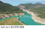 Aerial view Llosa del Cavall reservoir. Cardener. Catalonia, Spain. Стоковое видео, видеограф Яков Филимонов / Фотобанк Лори