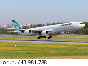 Пассажирский Airbus A340-600 авиакомпании "Mahan Air" (2024 год). Редакционное фото, фотограф Александр Тарасенков / Фотобанк Лори