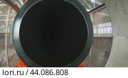 A plant for the production of plastic pipes. Стоковое видео, видеограф Андрей Шалари / Фотобанк Лори
