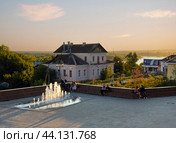 Касимов. Тихий летний вечер у Торговых рядов (2024 год). Стоковое фото, фотограф Инна Грязнова / Фотобанк Лори