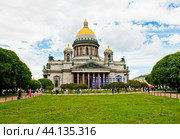 Исаакиевский собор. Летний день. Санкт-Петербург (2024 год). Редакционное фото, фотограф E. O. / Фотобанк Лори