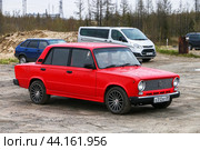 VAZ-21011 Zhiguli (2021 год). Редакционное фото, фотограф Art Konovalov / Фотобанк Лори