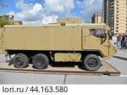 Австрийский вездеход «Pinzgauer». Передвижная выставка трофейной техники НАТО "Сила в правде- гордость и победа". Город Тюмень (2024 год). Редакционное фото, фотограф Александр Тараканов / Фотобанк Лори