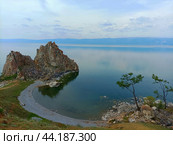 Скала Шаманка на Ольхоне. Стоковое фото, фотограф Арсентьев Никита / Фотобанк Лори