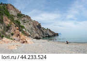 Скалистое побережье Черного моря, Яшмовый пляж (2023 год). Стоковое фото, фотограф виктор химич / Фотобанк Лори