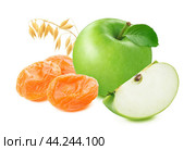 Fresh green apple, dry apricots and oat ear isolated on white background with clipping path. Стоковое фото, фотограф Катерина Ковалева / Фотобанк Лори
