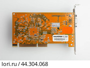 Винтажная видеокарта на чипе Riva TNT, Tornado TNT производства InnoVision. Редакционное фото, фотограф Станислав Кноп / Фотобанк Лори