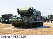 Зенитный ракетный комплекс ТОР-М2 для уничтожения самолётов и беспилотных летательных аппаратов. Средняя Ахтуба, Волгоградская область, Россия. (2021 год). Редакционное фото, фотограф Андрей Цыганков / Фотобанк Лори