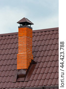 Brick chimney pipe at home. Стоковое фото, фотограф Михаил Строгалев / Фотобанк Лори
