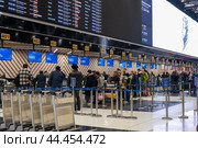 Sheremetyevo Airport check-in counters in Terminal C (2023 год). Редакционное фото, фотограф Павел Муравьев / Фотобанк Лори
