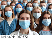 Толпа медицинских работников в масках. Стоковое AI-изображение, AI-художник Максим Коломыченко / Фотобанк Лори