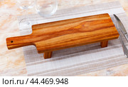 Wooden saucepan with long handle. Стоковое фото, фотограф Яков Филимонов / Фотобанк Лори