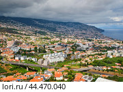 Aerial drone view of Funchal town, Madeira, Portugal (2024 год). Стоковое фото, фотограф Дмитрий Рухленко / Фотобанк Лори