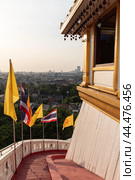 Подъем на Золотоую Гору (Wat Sa Ket Ratchaworamahawihan (The Golden Mount))   - Бангкок, Таиланд (2023 год). Редакционное фото, фотограф Дымов Игорь / Фотобанк Лори