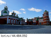 Царьградская площадь в Йошкар-Оле (2024 год). Редакционное фото, фотограф Максим Соколов / Фотобанк Лори