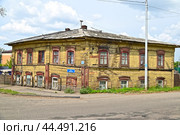 Город Иркутск. Дом-комплекс Дашевского 1890 год. Улица Киевская, дом 35 (2024 год). Стоковое фото, фотограф Александр Тараканов / Фотобанк Лори