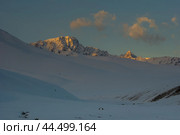Snowy, high-mountainous Suusamyr valley, mountainous Kyrgyzstan, selective focus (2016 год). Стоковое фото, фотограф Evgenii Predibailo / Фотобанк Лори