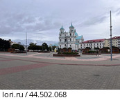 Вид на костел Франтишка Ксаверия,Советская площадь,Гродно (2023 год). Редакционное фото, фотограф Александра Новгородова / Фотобанк Лори