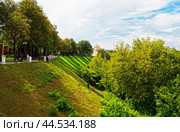 Вид верхнюю набережную реки Трубеж. Город Рязань (2024 год). Редакционное фото, фотограф Макаров Алексей / Фотобанк Лори