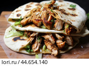 Succulent Chicken shawarma. Generate Ai. Стоковое AI-изображение, AI-художник Иван Рябоконь / Фотобанк Лори