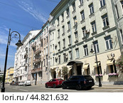 Москва, улица Спиридоновка, дом 34 строение 1, доходный дом, построен в 1914 году архитектором Владиславом Домбровским. Редакционное фото, фотограф Овчинникова Ирина / Фотобанк Лори