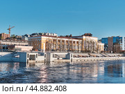 Embankment of Kama River, piar, building of former River Station, Perm, Russia. (2024 год). Редакционное фото, фотограф Ирина Кононова / Фотобанк Лори