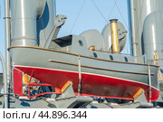 Steam launch as a means of rescue on an old warship (2024 год). Стоковое фото, фотограф Евгений Харитонов / Фотобанк Лори