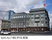 Здание Законодательного собрания Челябинской области. Челябинск, проспект Ленина, 56​ / улица Кирова, 114 (2024 год). Редакционное фото, фотограф Алексей Иванов / Фотобанк Лори