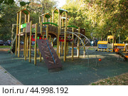 Playgrounds for children in the courtyard of the house. Стоковое фото, фотограф Александр Поташев / Фотобанк Лори