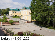 Здание бывшей казармы гарнизонного батальона в Нижегородском кремле, памятник архитектуры (2019 год). Редакционное фото, фотограф Солодовникова Елена / Фотобанк Лори
